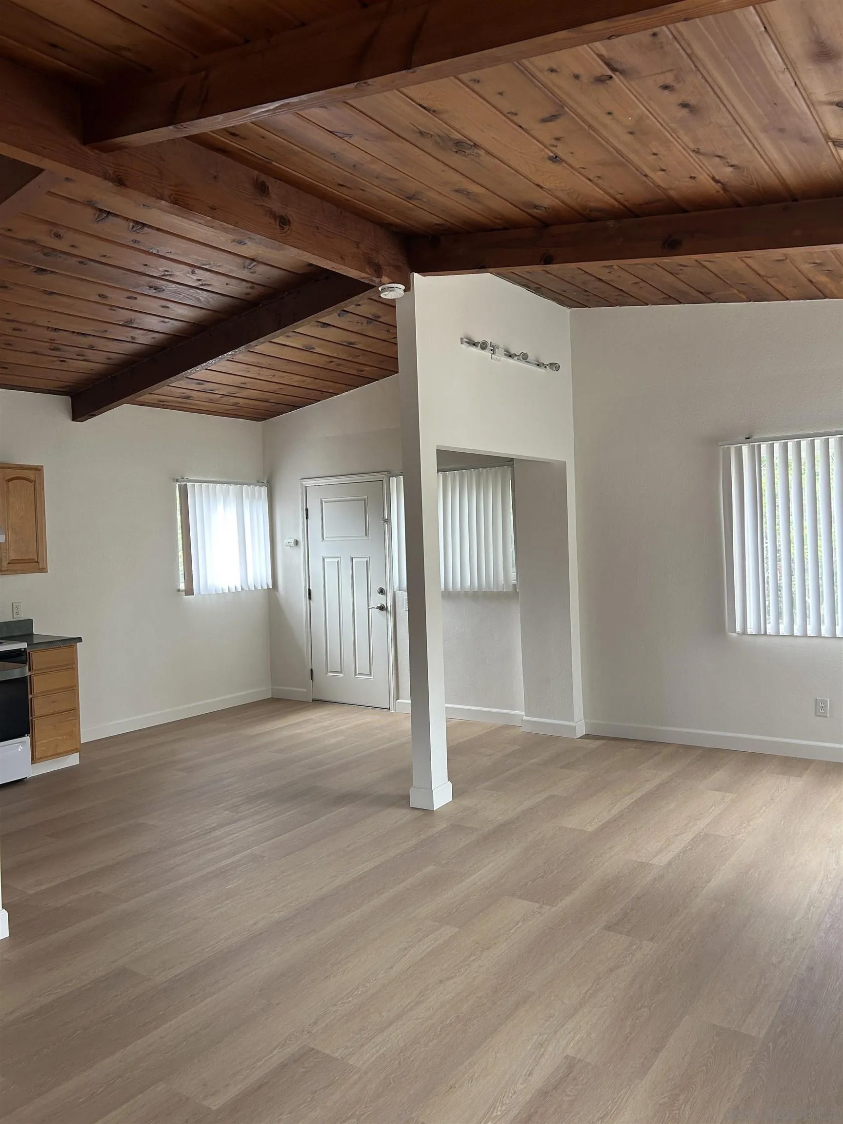 242 S Helix Ave