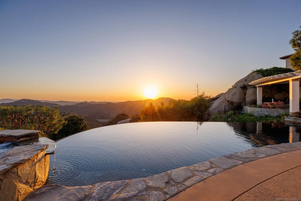 Photo of 29166 Meadow Glen Way West, Escondido, CA 92026 (MLS # 260003322)