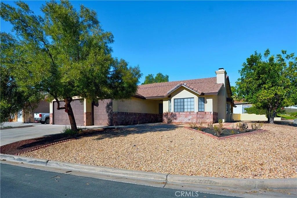 Photo of 22170 MUSTANG Court, Canyon Lake, CA 92585 (MLS # IV25270842)