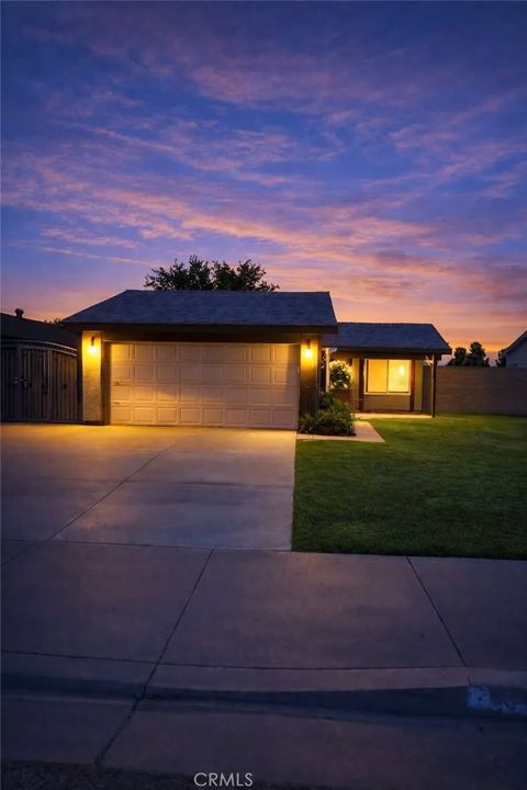 Photo of 2235 W Ave K 13, Lancaster, CA 93536 (MLS # SR26082531)