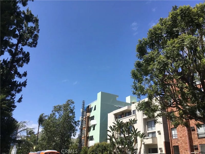 1440 VETERAN AVENUE
