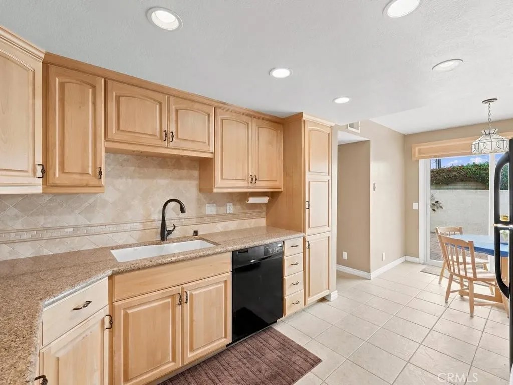 5798 La Jolla Way