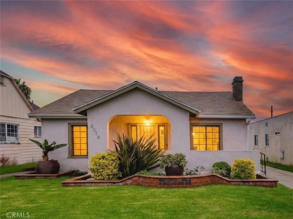 Photo of 6318 Eileen Avenue, Los Angeles, CA 90043 (MLS # SR25278746)