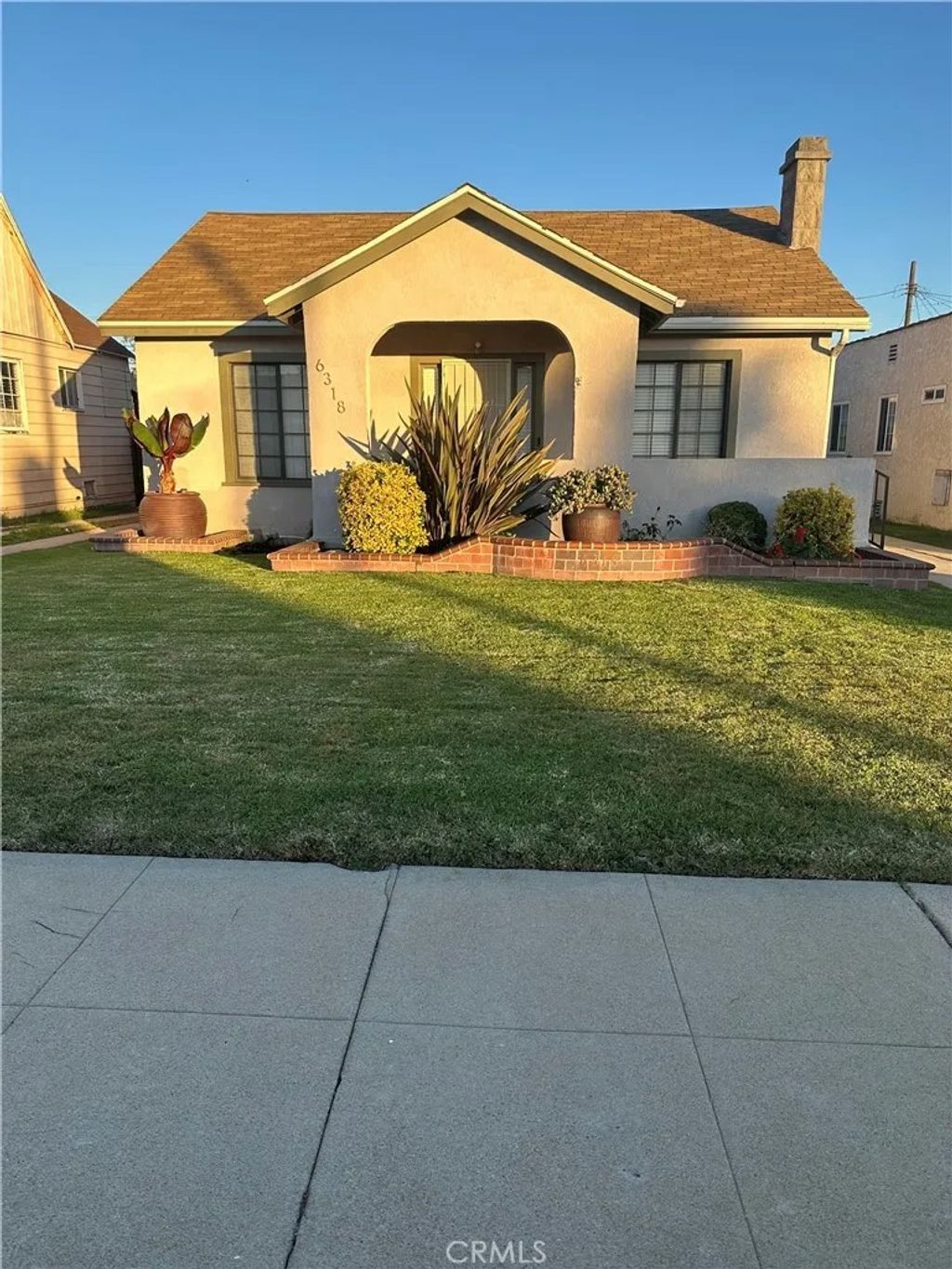 Photo of 6318 Eileen Avenue, Los Angeles, CA 90043 (MLS # SR25278746)