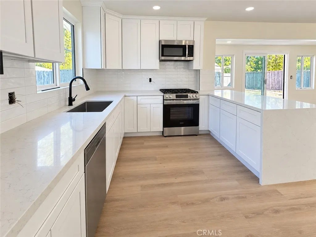 16043 Tuba Street