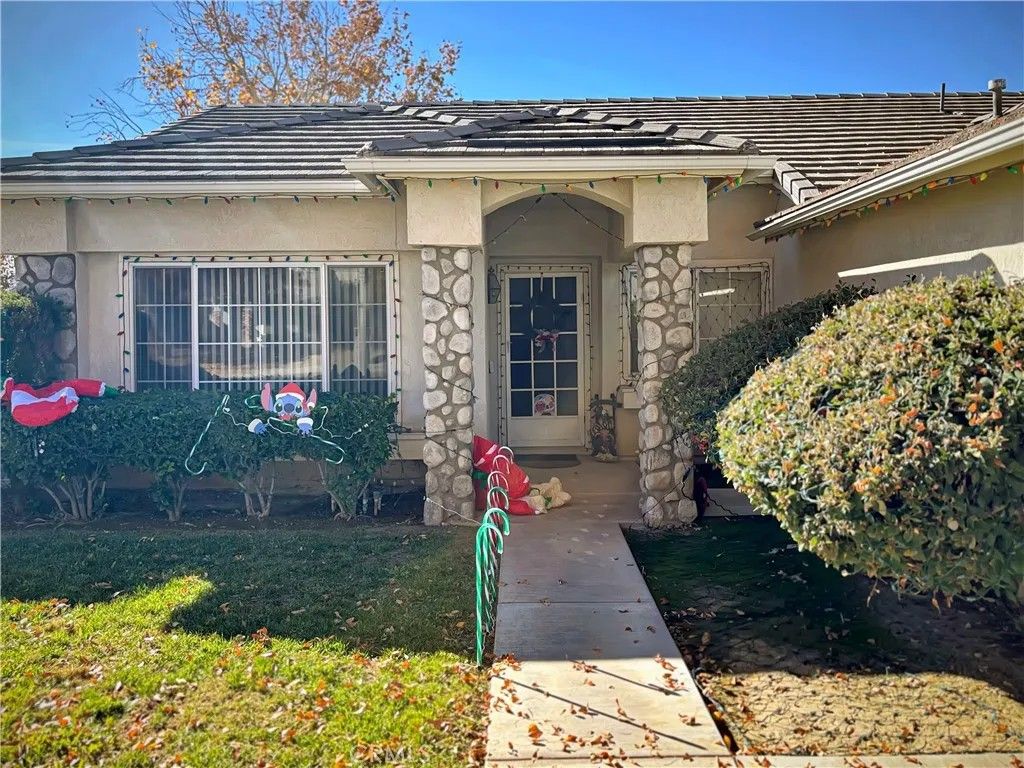 Photo of 1816 Stratford St, Lancaster, CA 93534 (MLS # SW25273069)