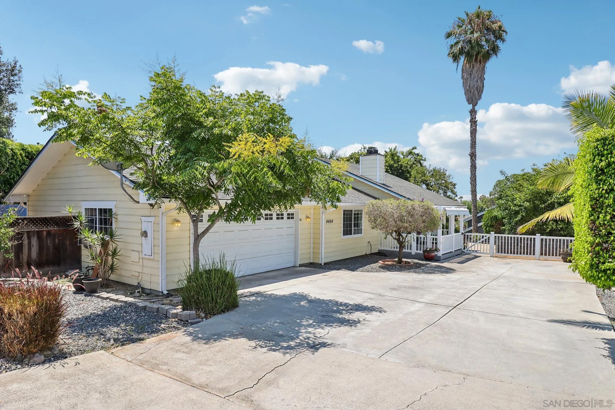 4464 Maple Ave