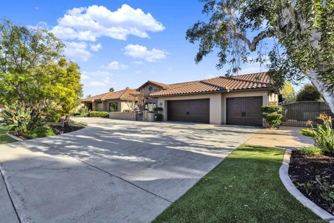 Photo of 12885 Rockwell Ct, Poway, CA 92064 (MLS # 260003894)