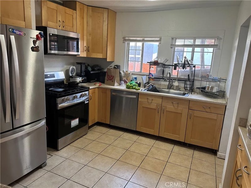 1116 W 78th