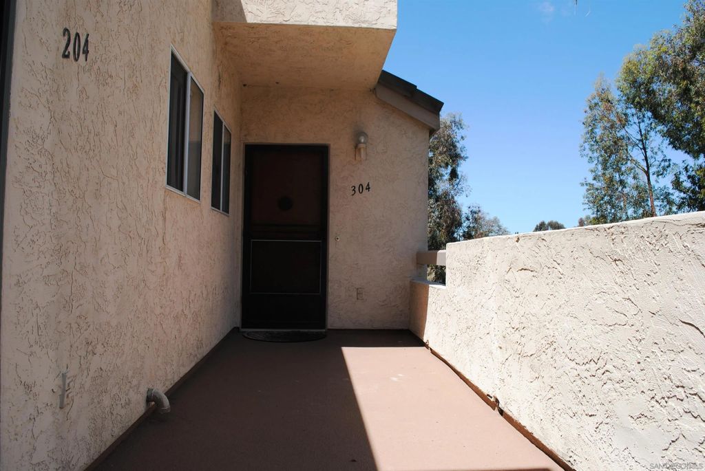 Photo of 6116 Calle Mariselda #304, San Diego, CA 92124 (MLS # 260010909)