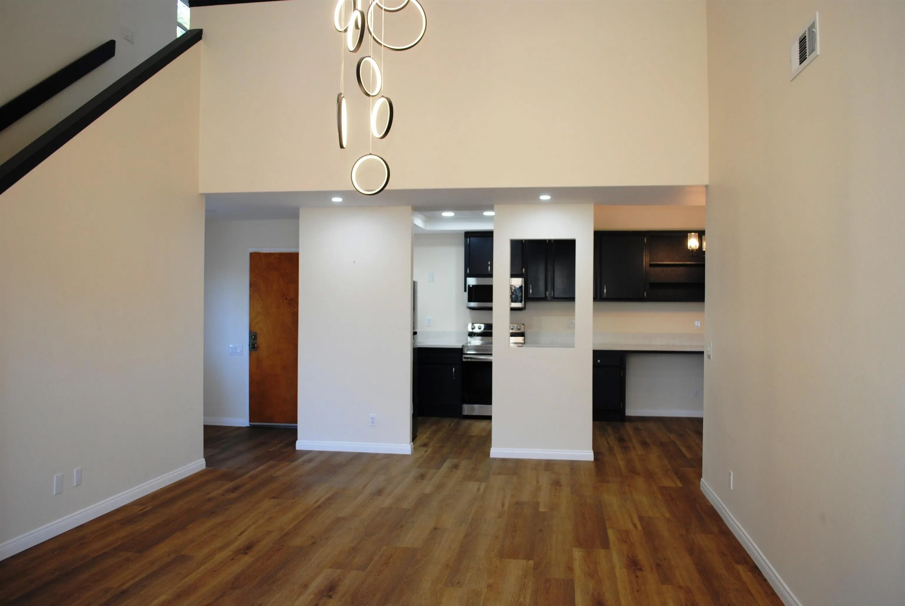 6116 Calle Mariselda 304