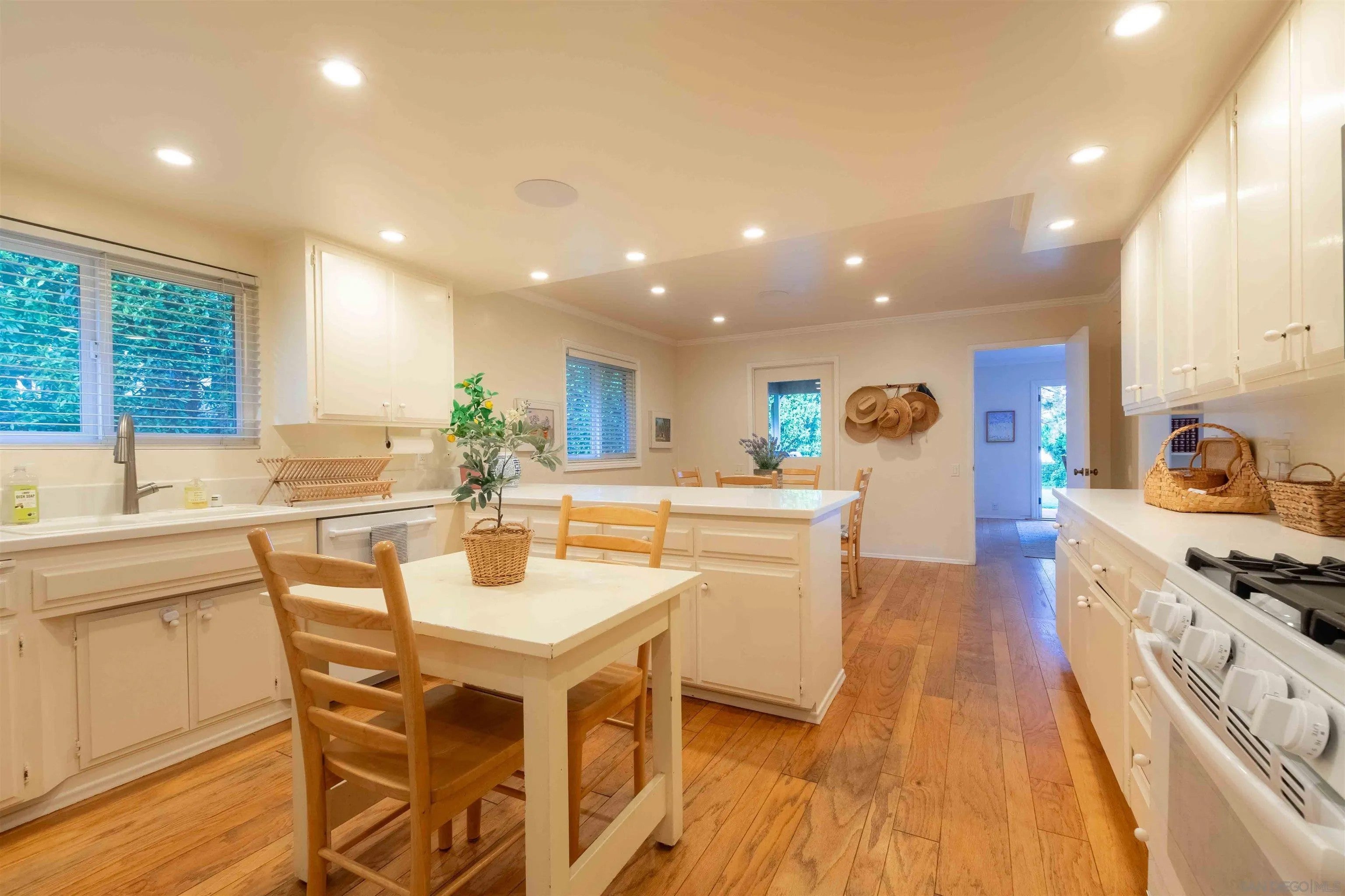6275 La Jolla Scenic