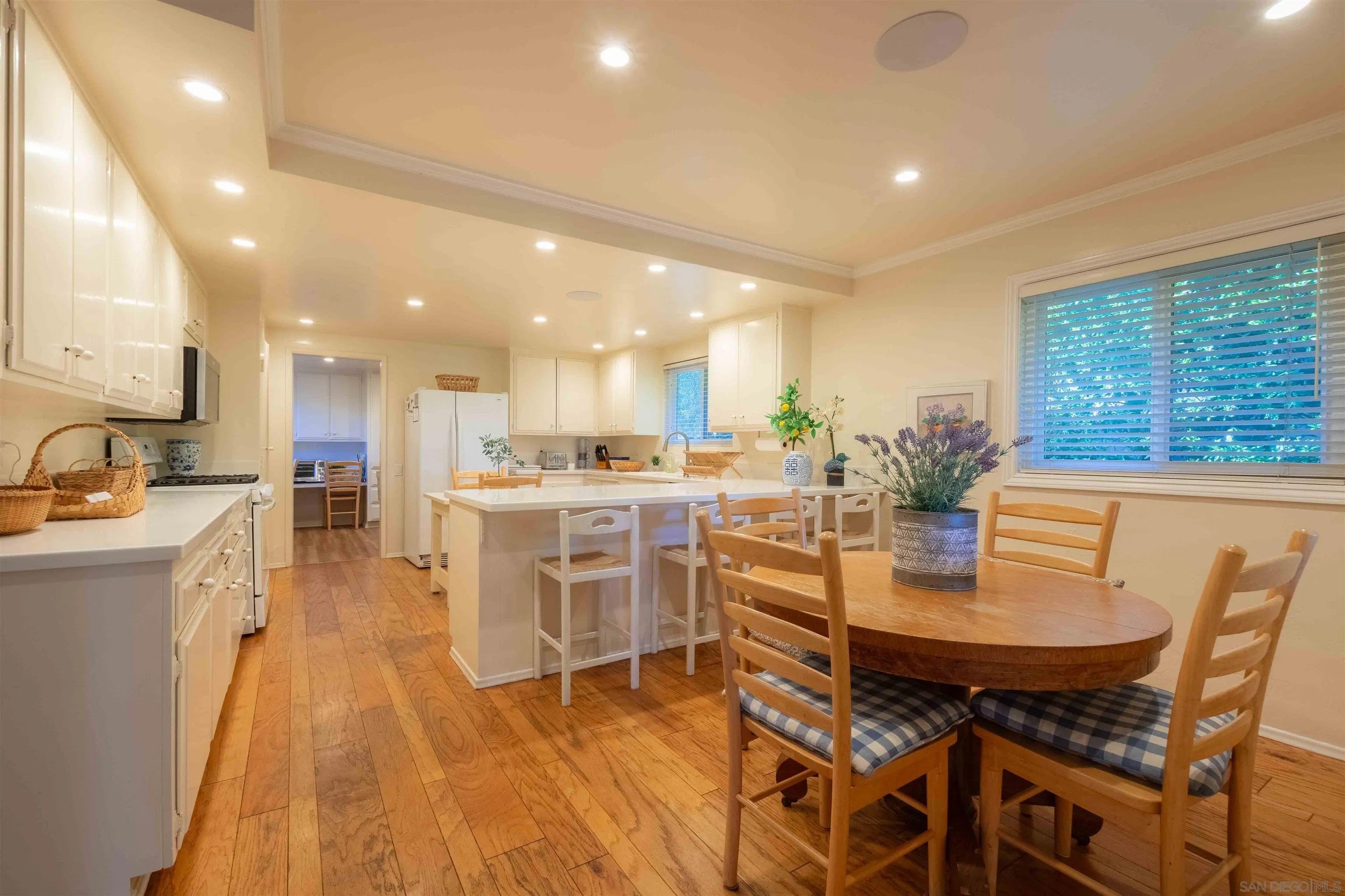 6275 La Jolla Scenic
