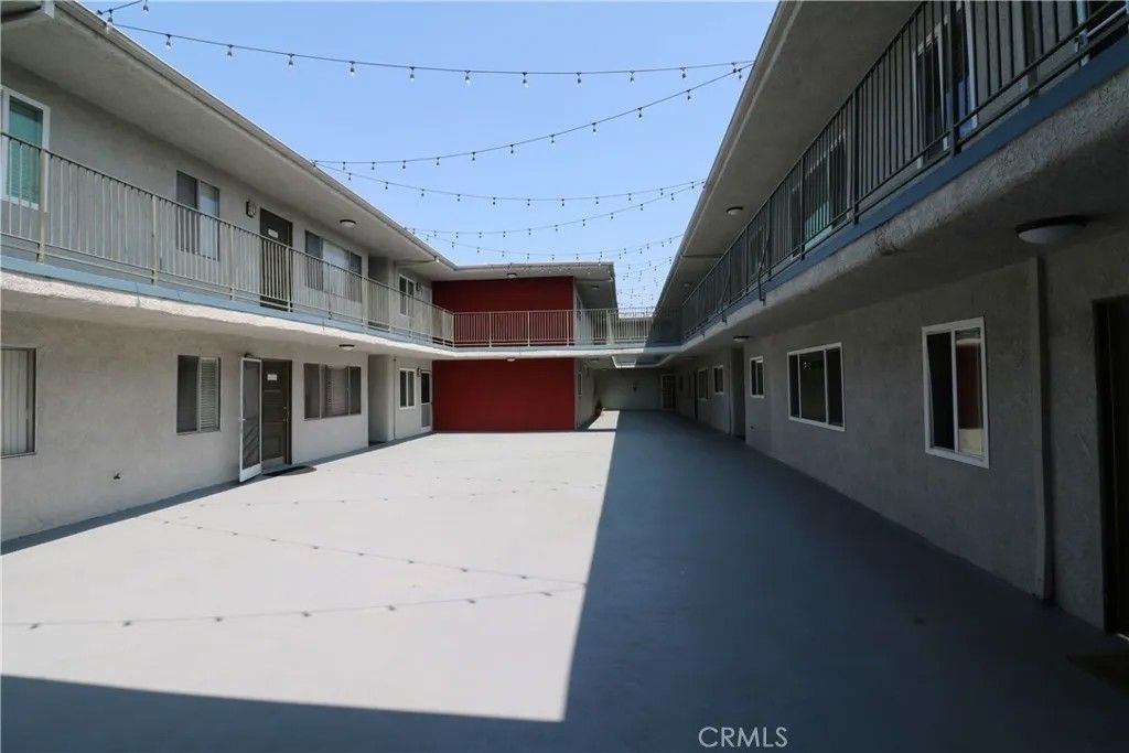 Photo of 525 S Shelton St #102, Burbank, CA 91506 (MLS # BB26045174)