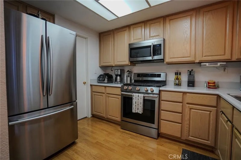 15735 Nordhoff 26