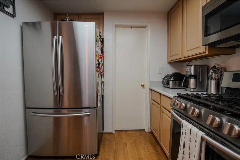 15735 Nordhoff 26