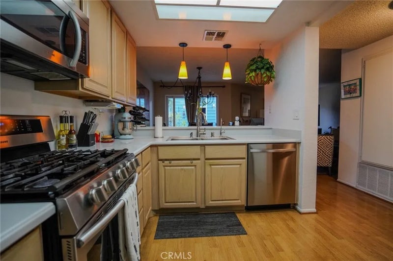 15735 Nordhoff 26