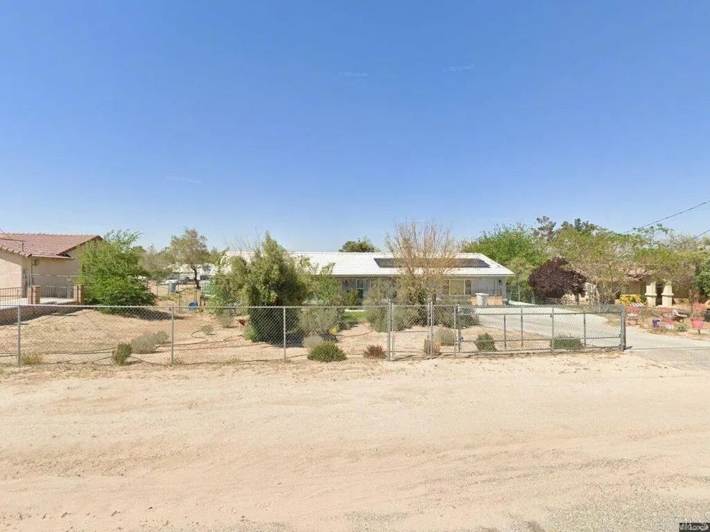 Photo of 18062 Hackberry Street, Hesperia, CA 92345 (MLS # PTP2601271)