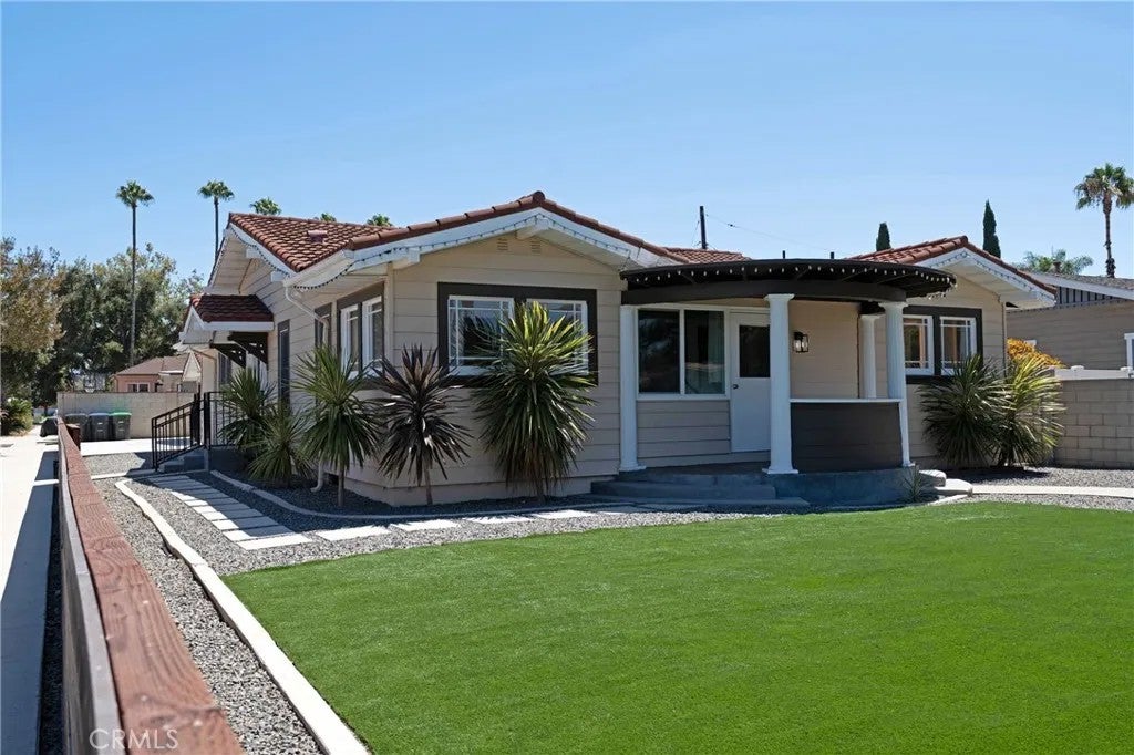 1104 W Palm Avenue