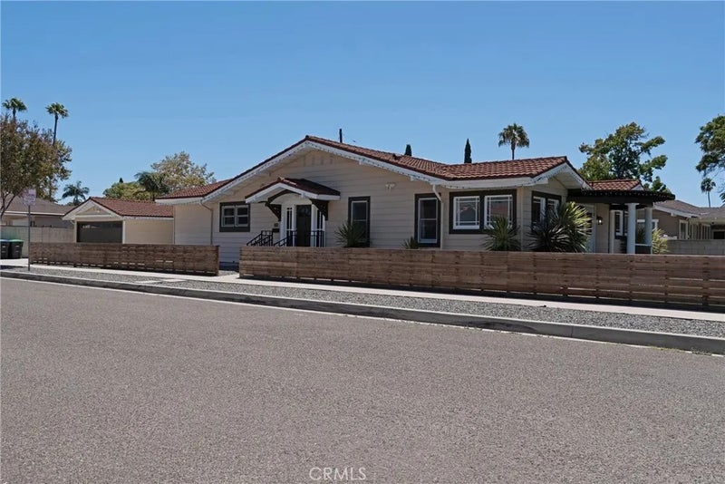 1104 W Palm Avenue