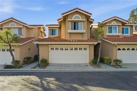 Photo of 4933 Santo Dr, Oak Park, CA 91377 (MLS # SR26045636)
