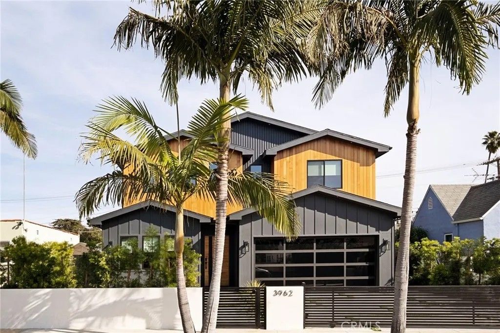 Photo of 3962 Alla, Los Angeles, CA 90066 (MLS # SB26017800)