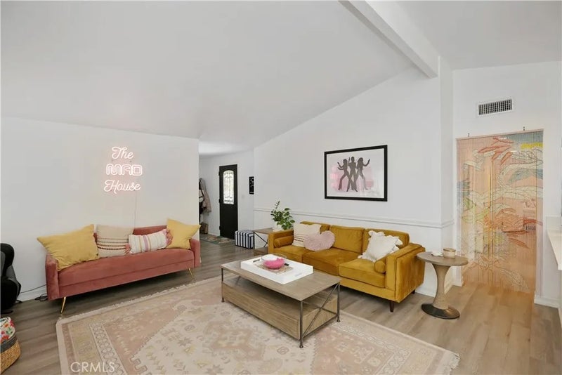 1305 W Cherry