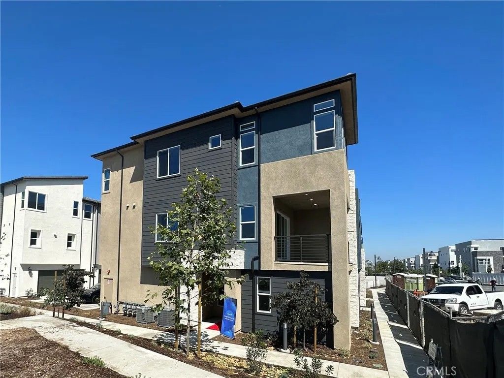 Photo of 322 Tank, Irvine, CA 92618 (MLS # PW25282402)