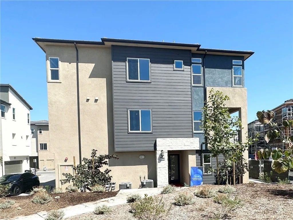 Photo of 322 Tank, Irvine, CA 92618 (MLS # PW25282402)