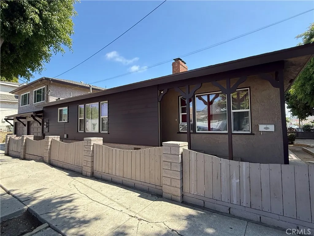 1504 S Grand