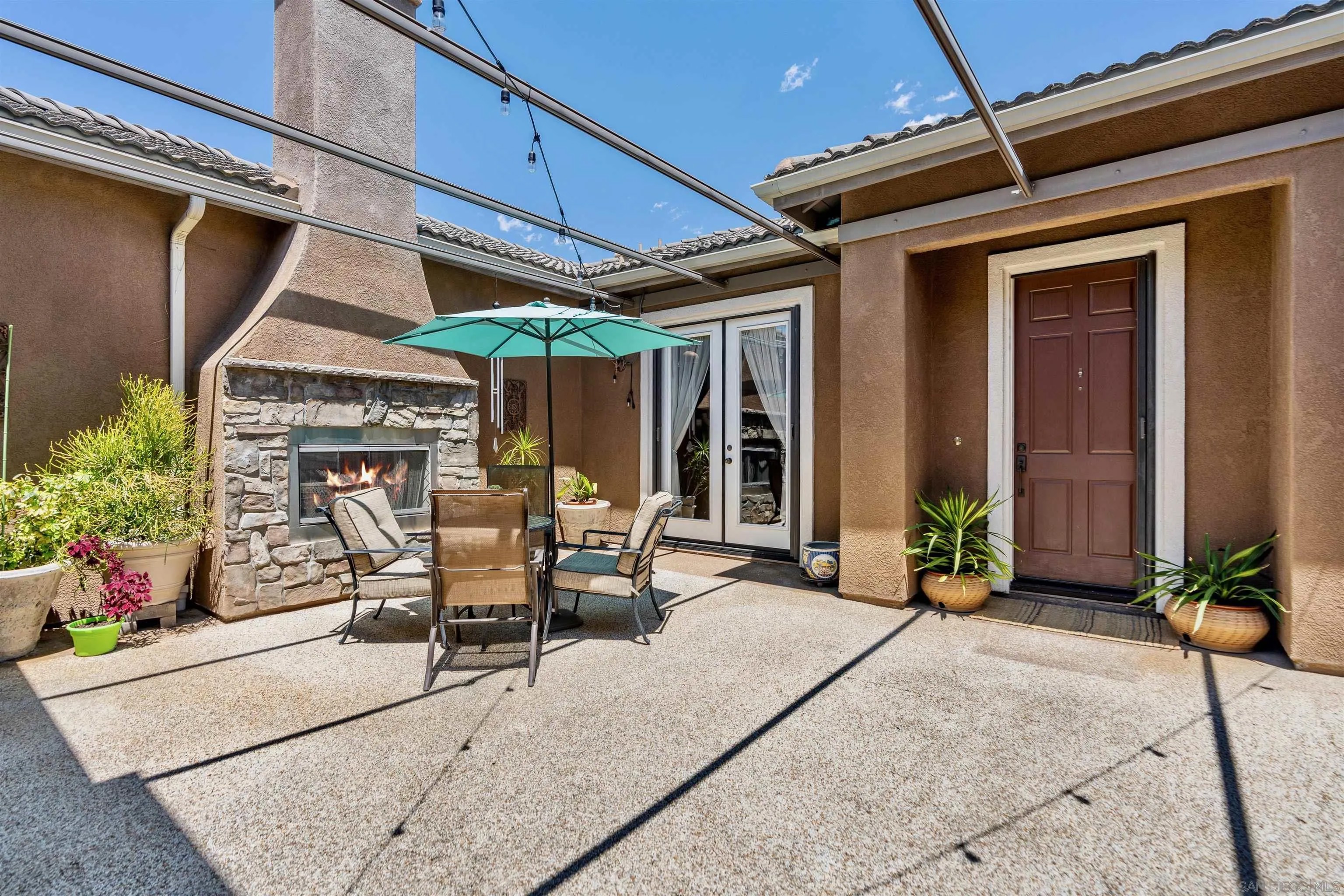 2532 Douglaston Glen