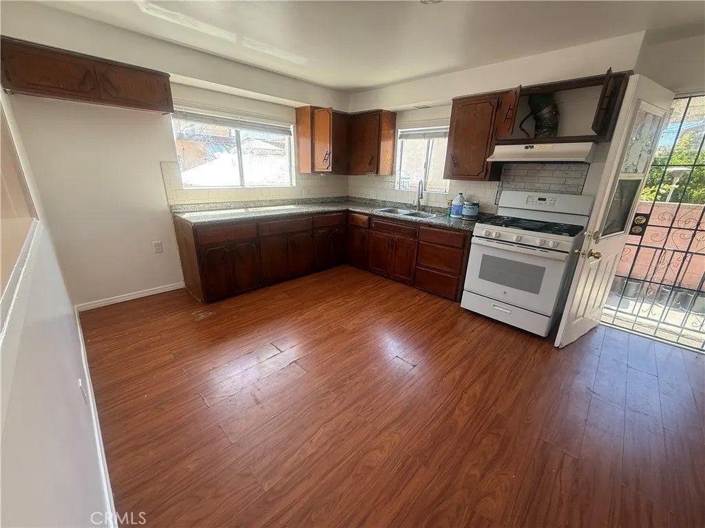 Photo of 732 W 12th ST, San Pedro, CA 90731 (MLS # SB26186849)