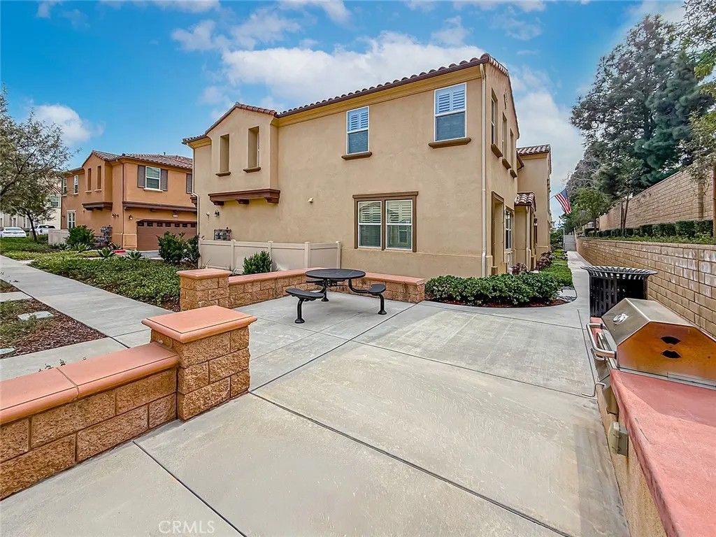 Photo of 389 Castiano St, Camarillo, CA 93012 (MLS # SR26016555)