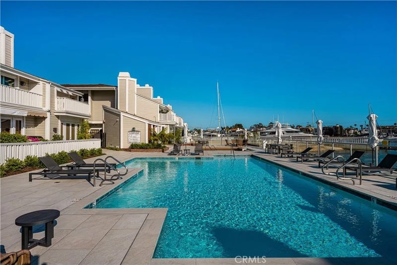 994 Bayside Cove