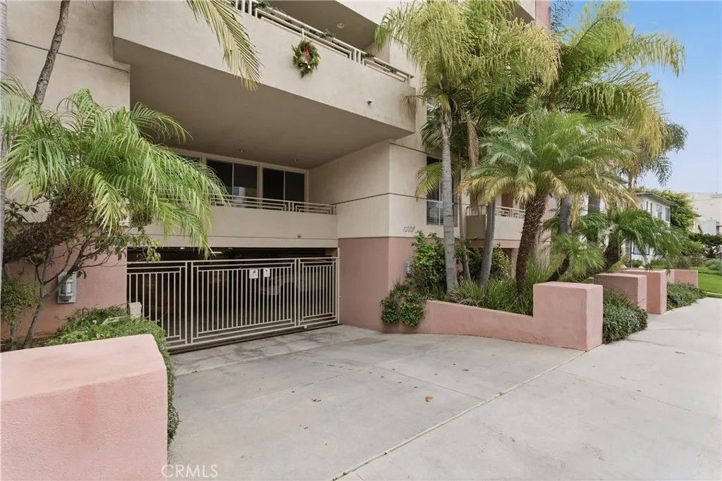 Photo of 1222 S Westgate Ave #103, Los Angeles, CA 90025 (MLS # SB26003357)