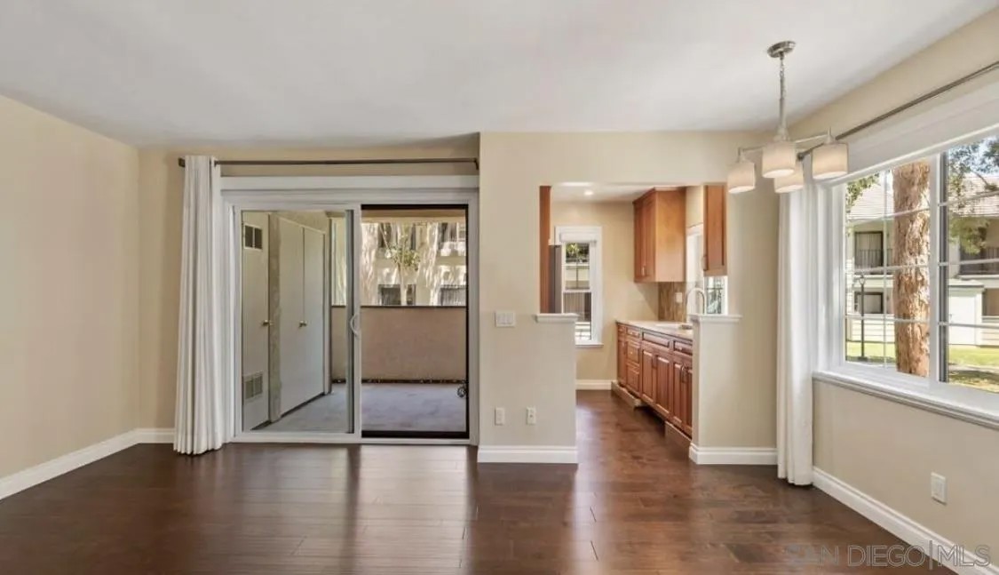 8536 Summerdale 103