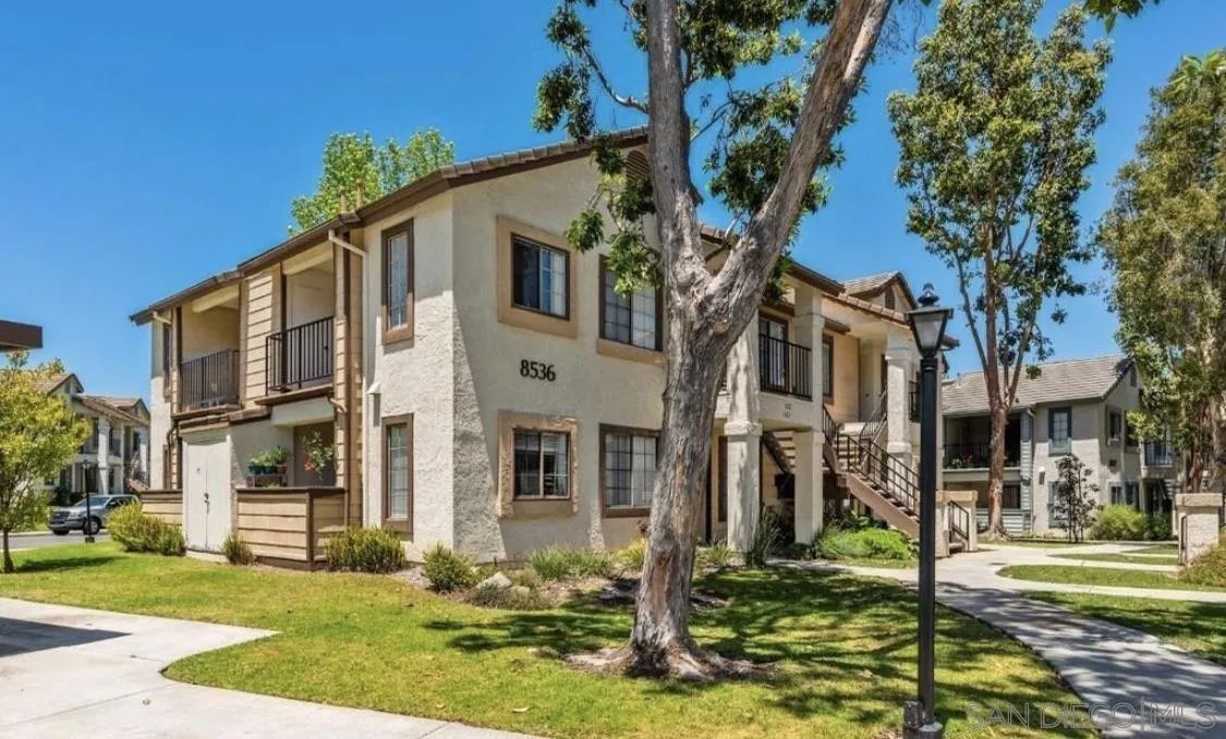 8536 Summerdale 103