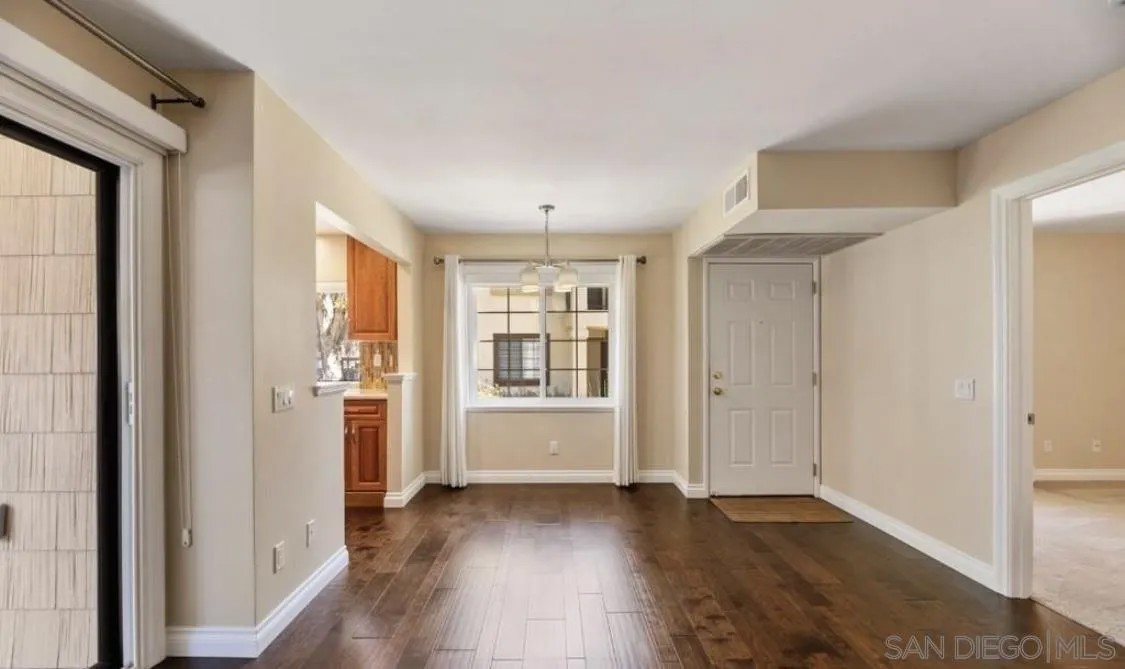 8536 Summerdale 103