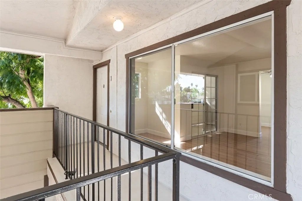 569 E Street 1