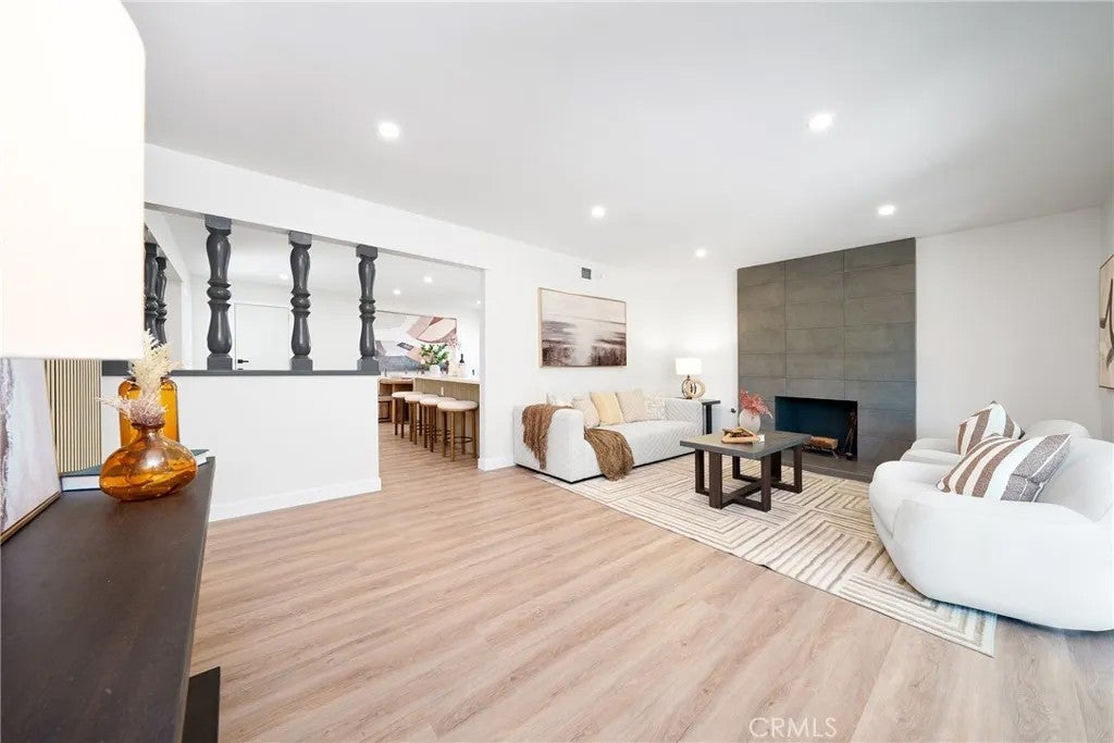 1846 Holly Oak