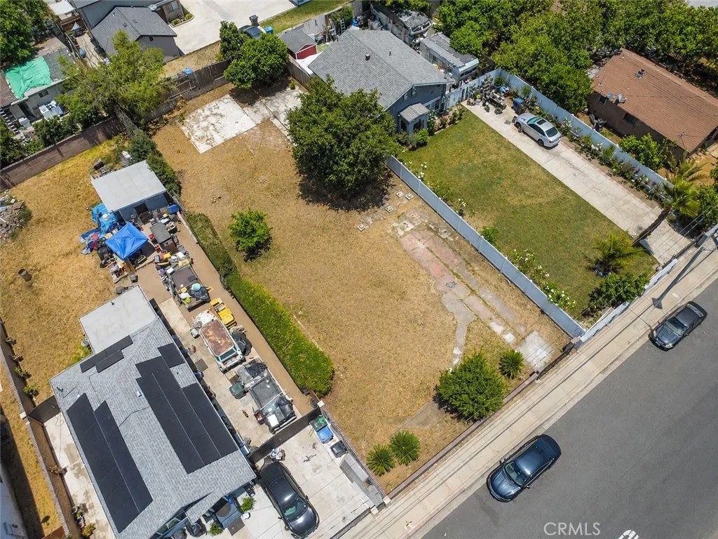 949 W Grand Ave