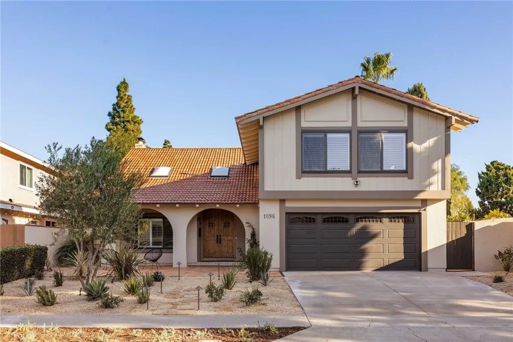 Photo of 1096 Tulare Dr, Costa Mesa, CA 92626 (MLS # OC26079052)