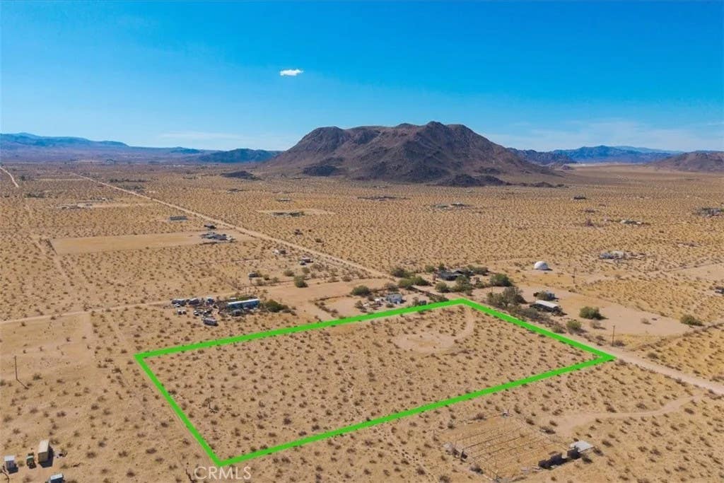 Photo of 60309 Applegate Way, Landers, CA 92285 (MLS # JT26183242)