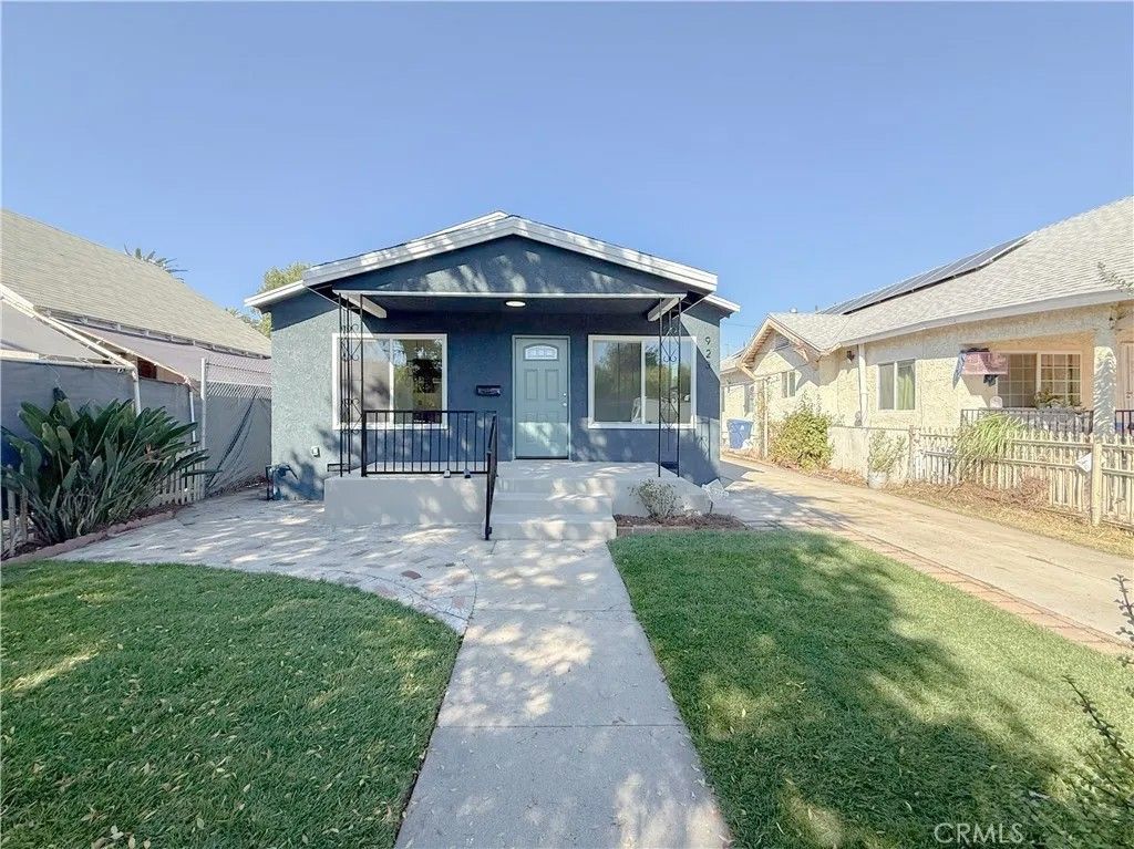 Photo of 923 E 98th Street, Los Angeles, CA 90002 (MLS # IG25245802)
