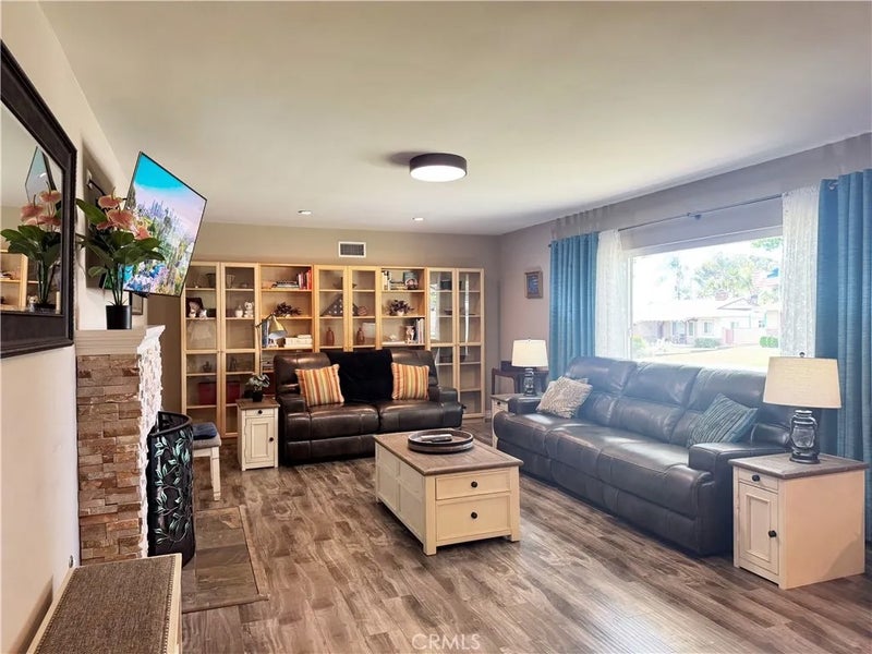 1234 N Laurel