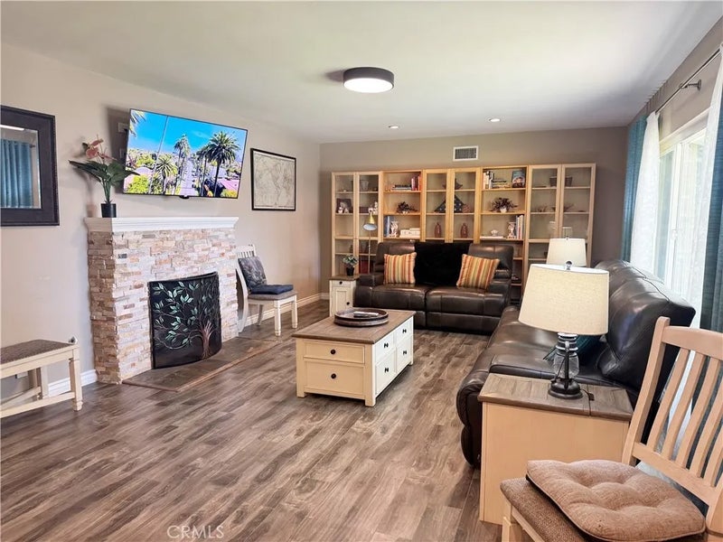 1234 N Laurel
