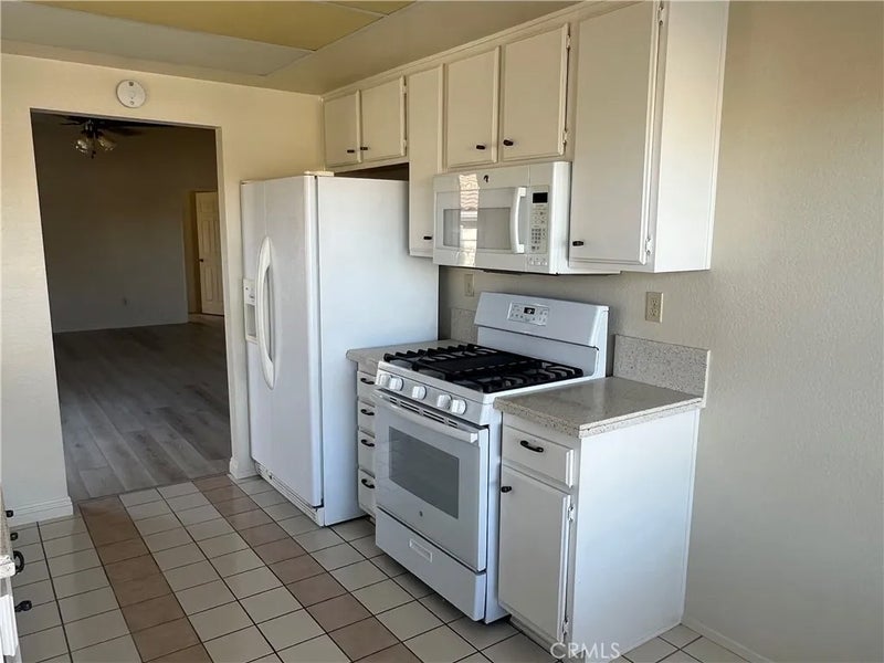 28132 Calle Casera