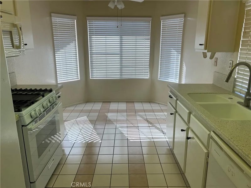 28132 Calle Casera