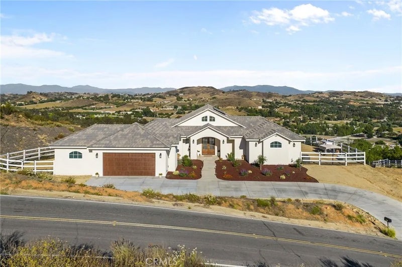 38566 Vista Del Bosque