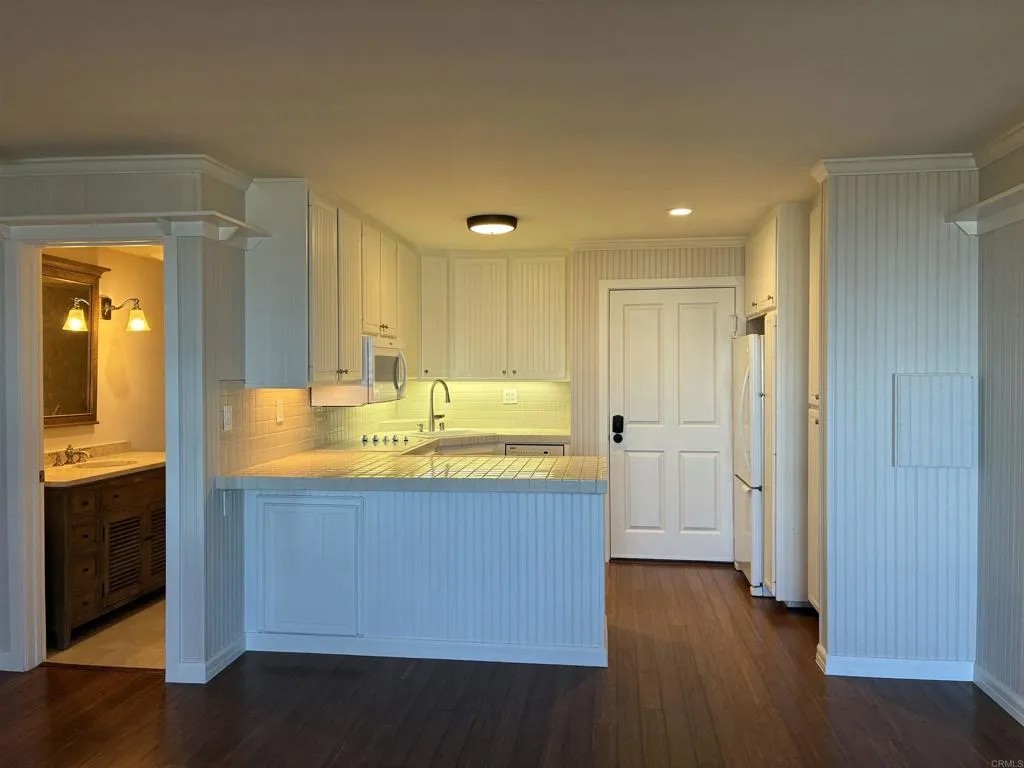 1562 CAMINO DEL MAR 440